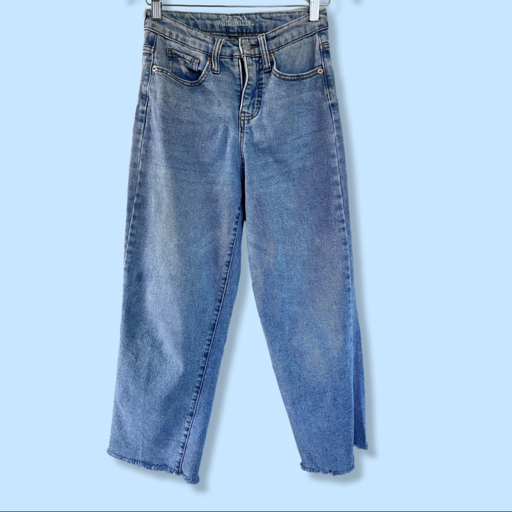 THRIFTED : High-waist, wide-leg, non-stretch jeans